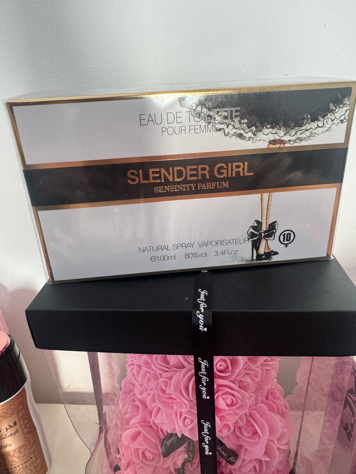 Slender Girl inspiración en Carolina Herrera del tacón