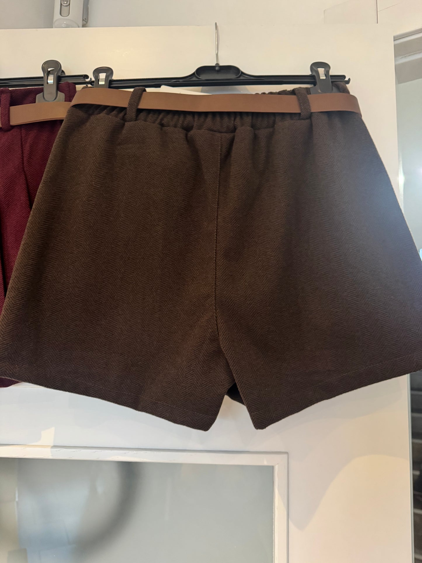 Falda pantalón cinturón.