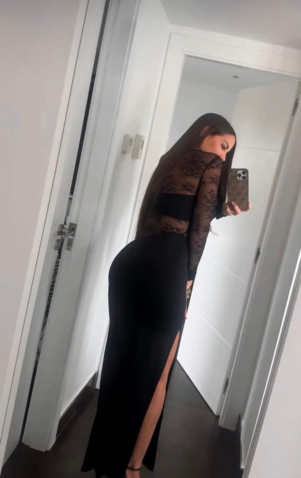 Vestido licra y blonda