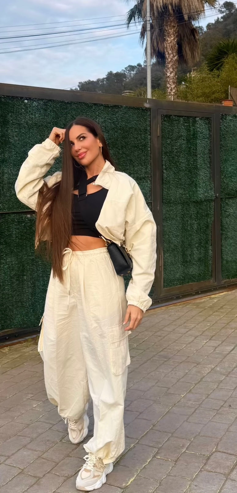 Conjunto cargo beige crema