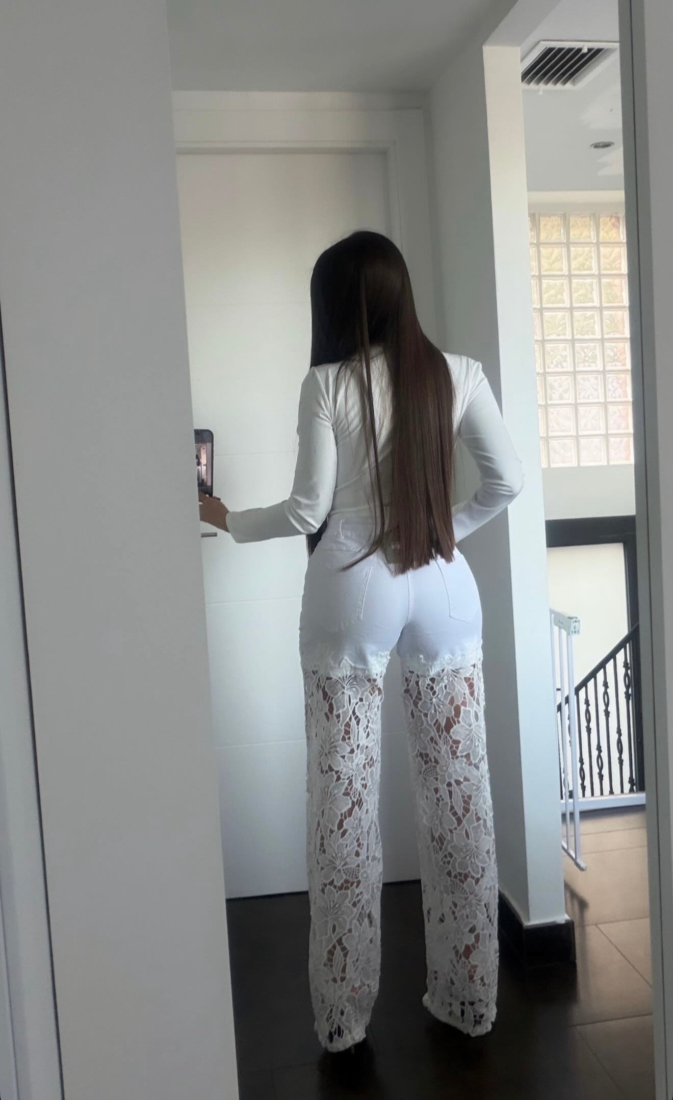 Pantalón jeans bordado blanco