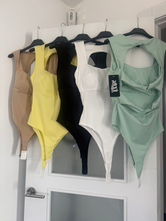 Body relleno escote espalda
