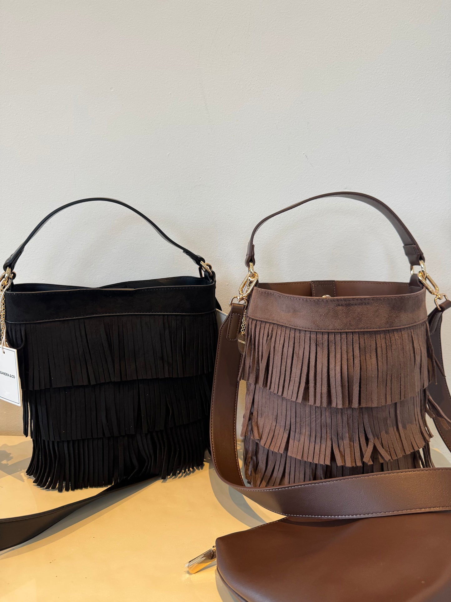 Bolso flecos serraje