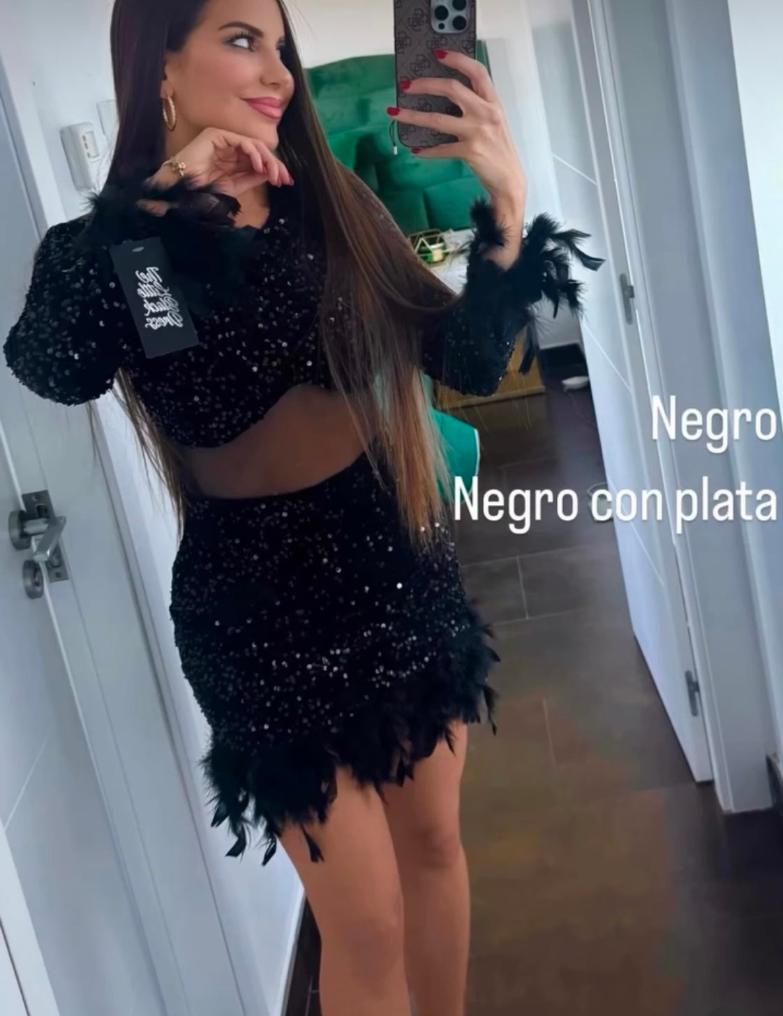 Vestido lentejuelas y plumas