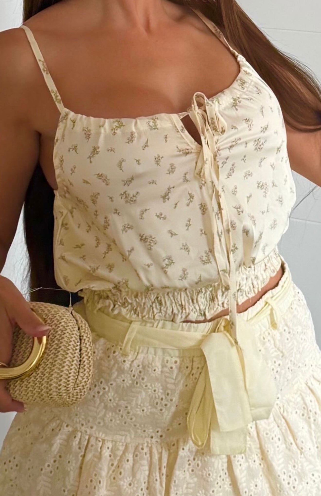 Top satinado floreado